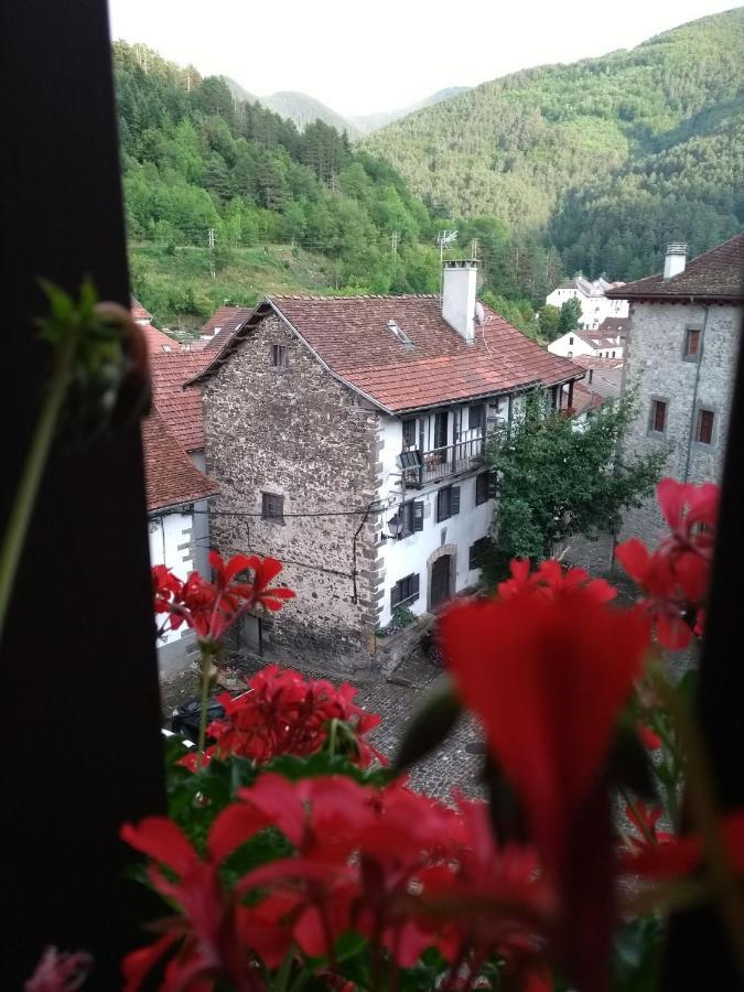Casa Rural Elurkoia Исаба Екстериор снимка
