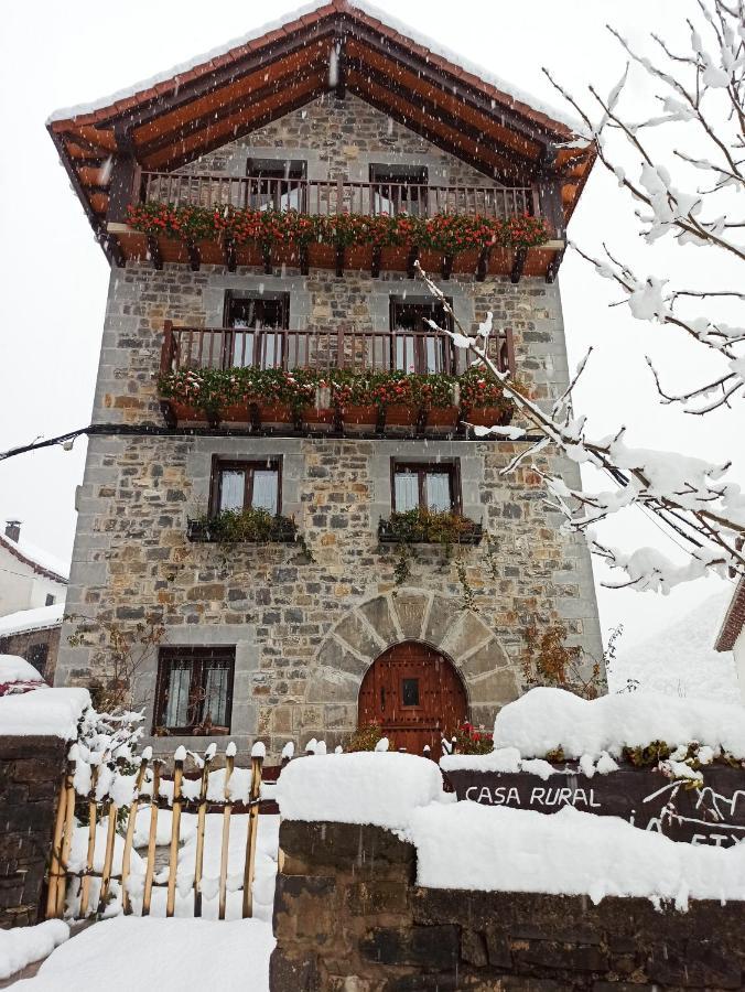 Casa Rural Elurkoia Исаба Екстериор снимка